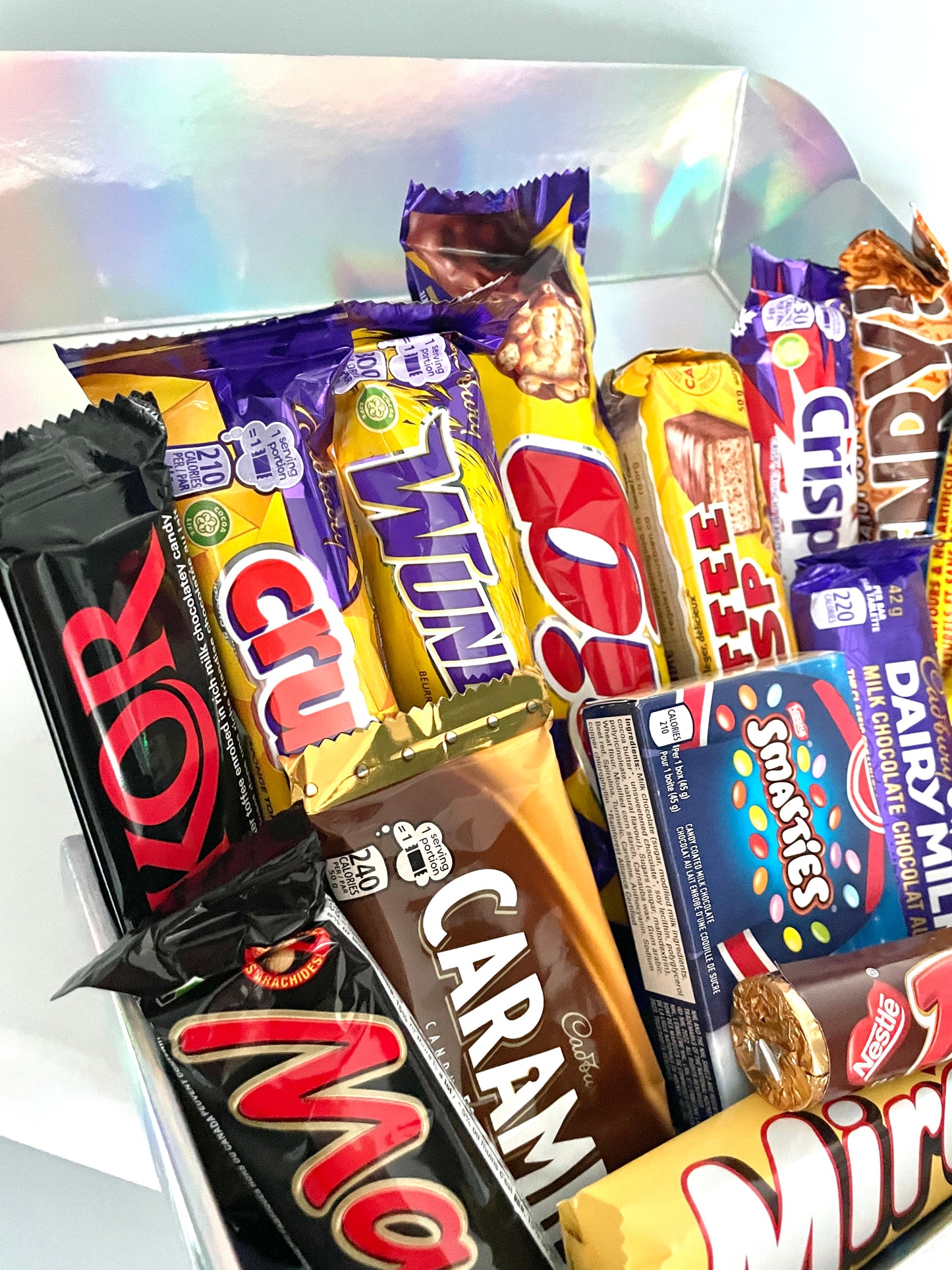 16-PACK All Canadian Favourite Chocolate Bars Gift Box