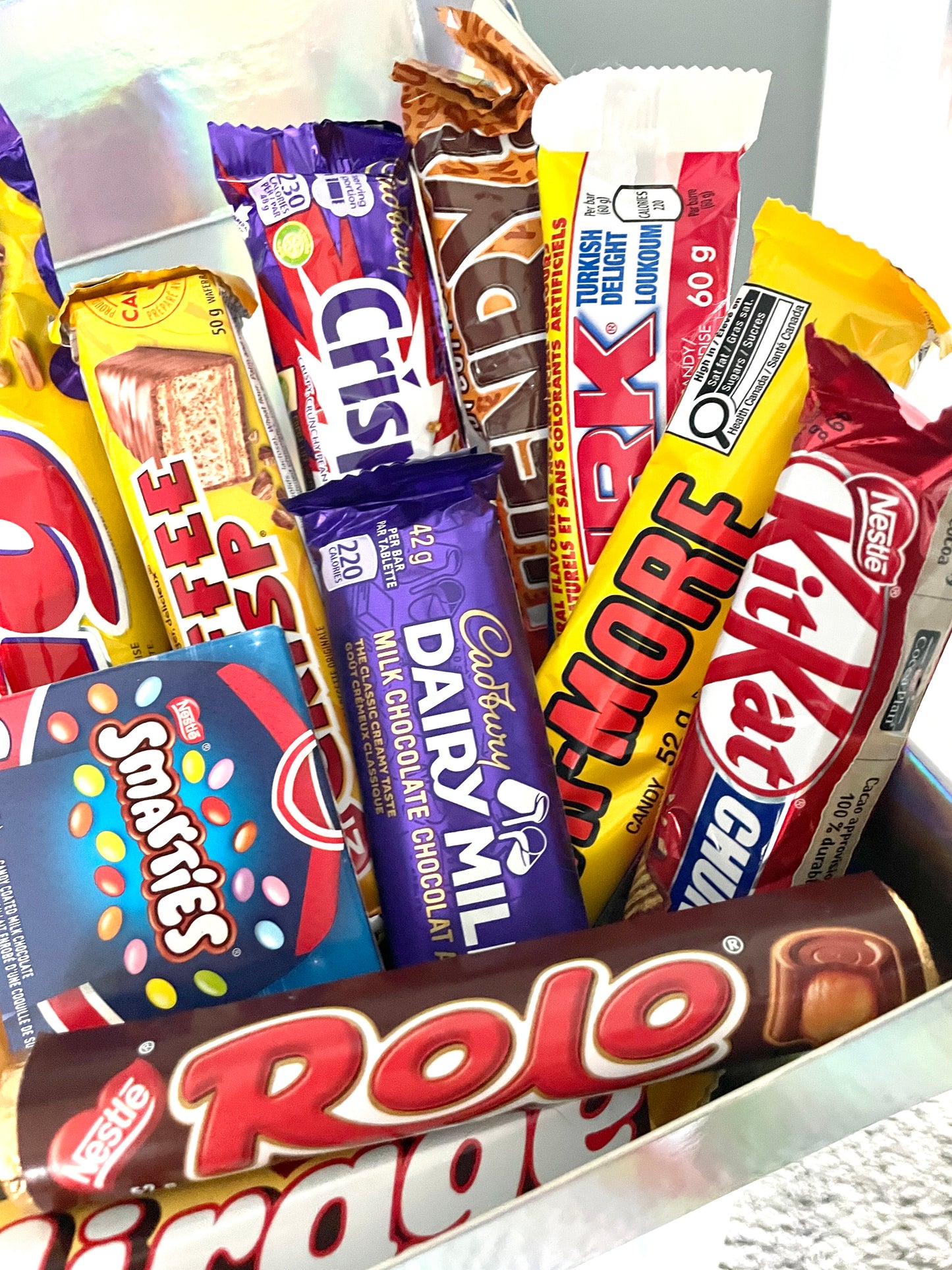 16-PACK All Canadian Favourite Chocolate Bars Gift Box