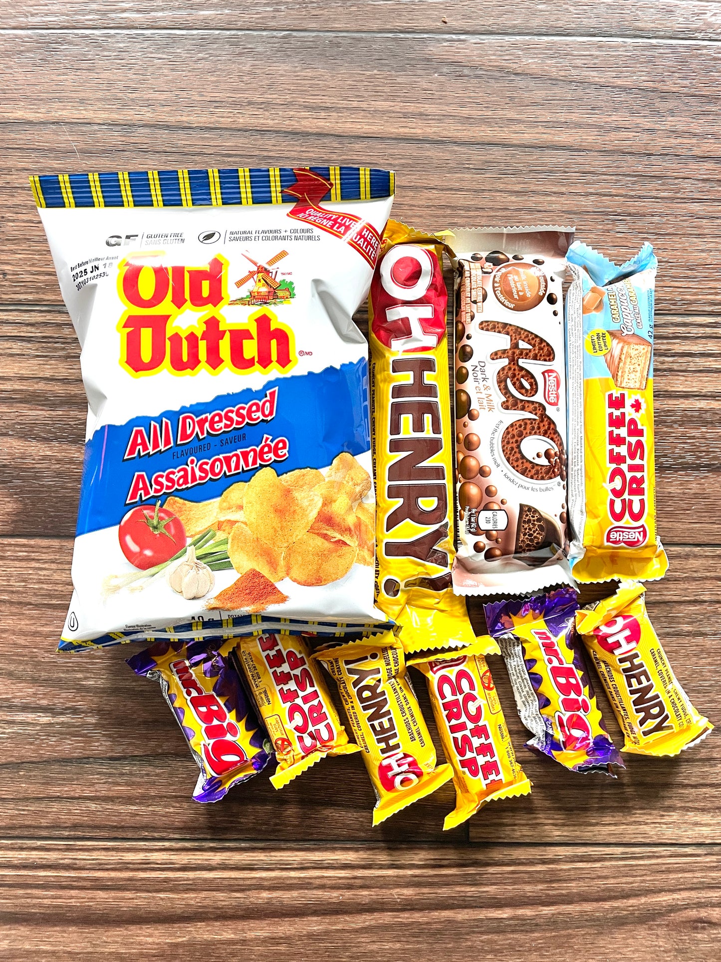CLEARANCE Canadian Candy & Chip Sampler Gift Box