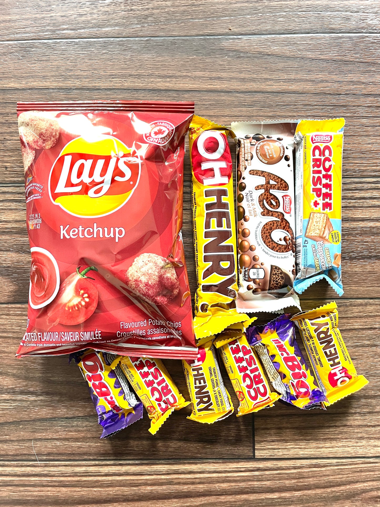 CLEARANCE Canadian Candy & Chip Sampler Gift Box