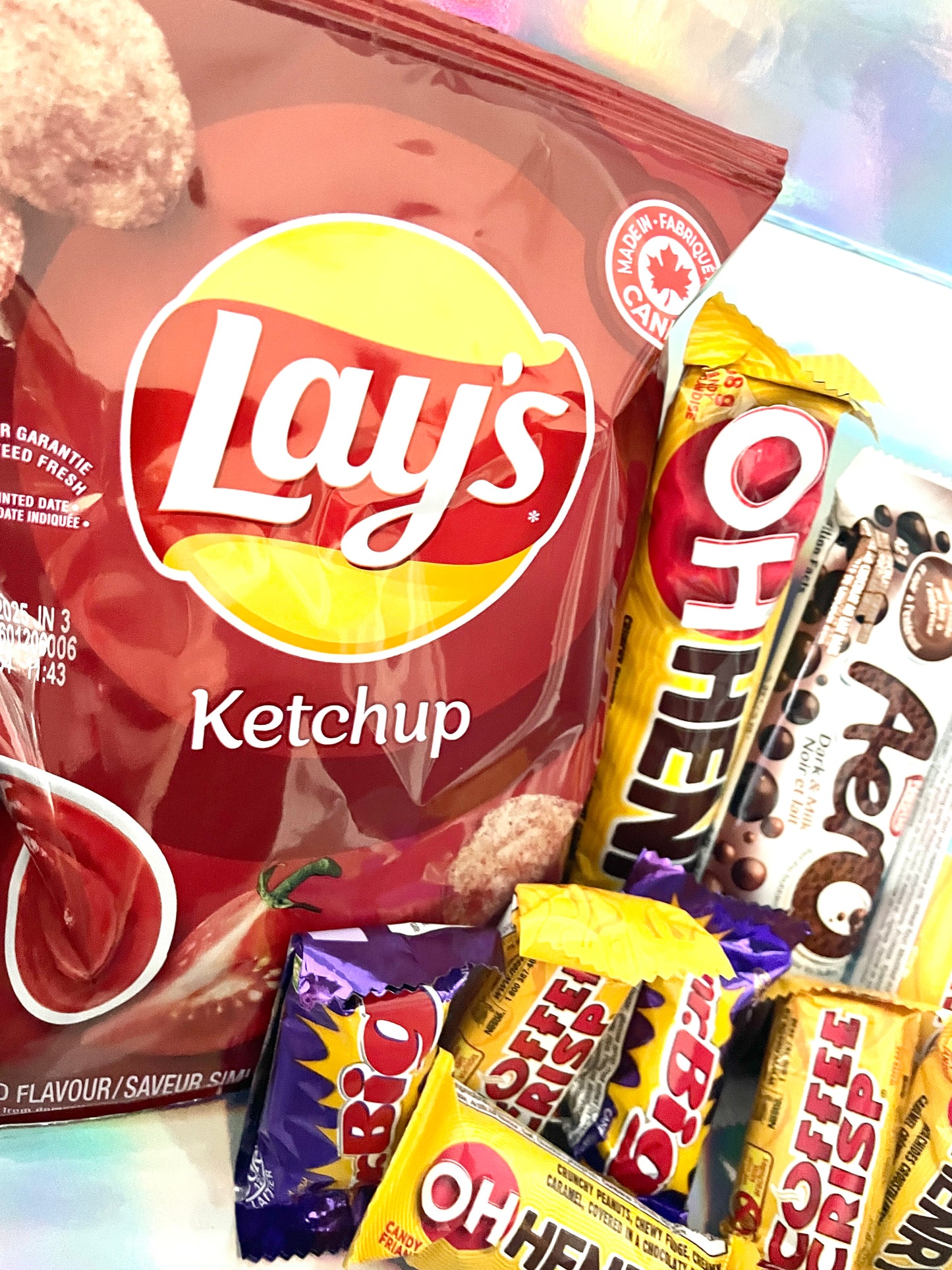 CLEARANCE Canadian Candy & Chip Sampler Gift Box