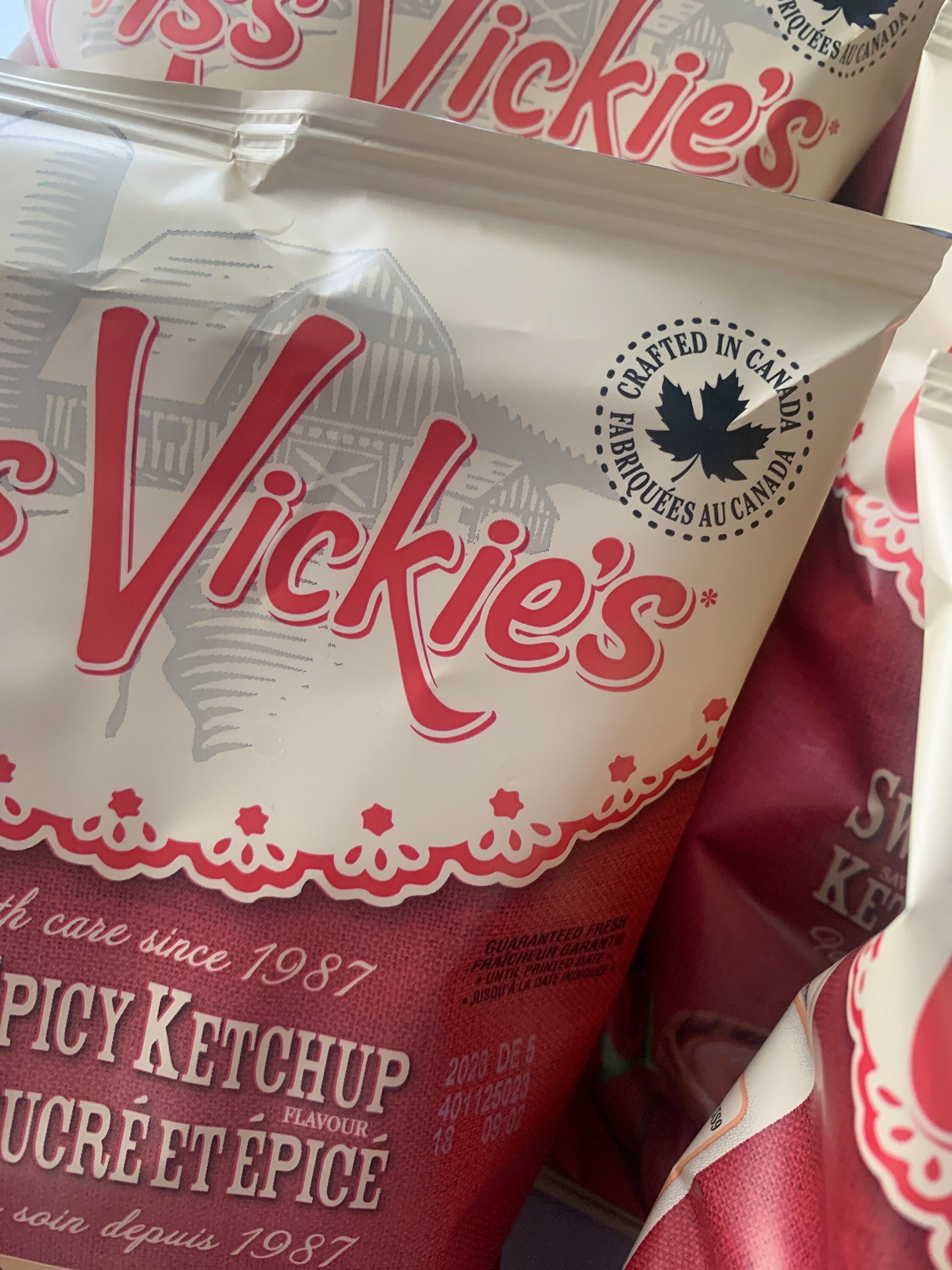 8-PACK Miss Vickies Sweet & Spicy Ketchup Chips Gift Box Canadian Chips