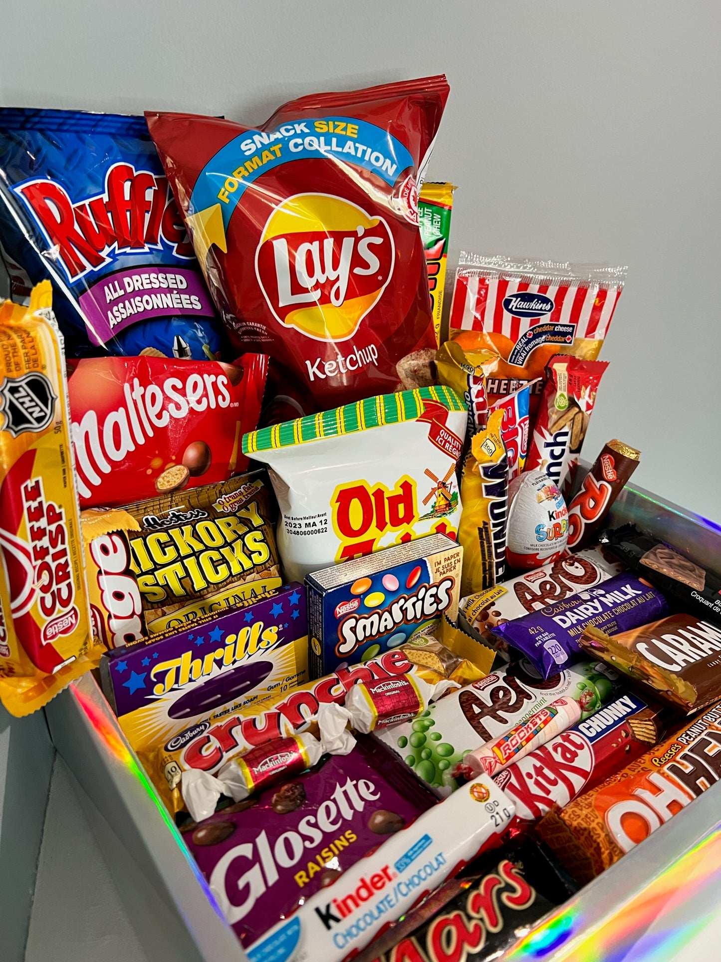 Ultimate Canadian Snack box Gift - Giftly Treats